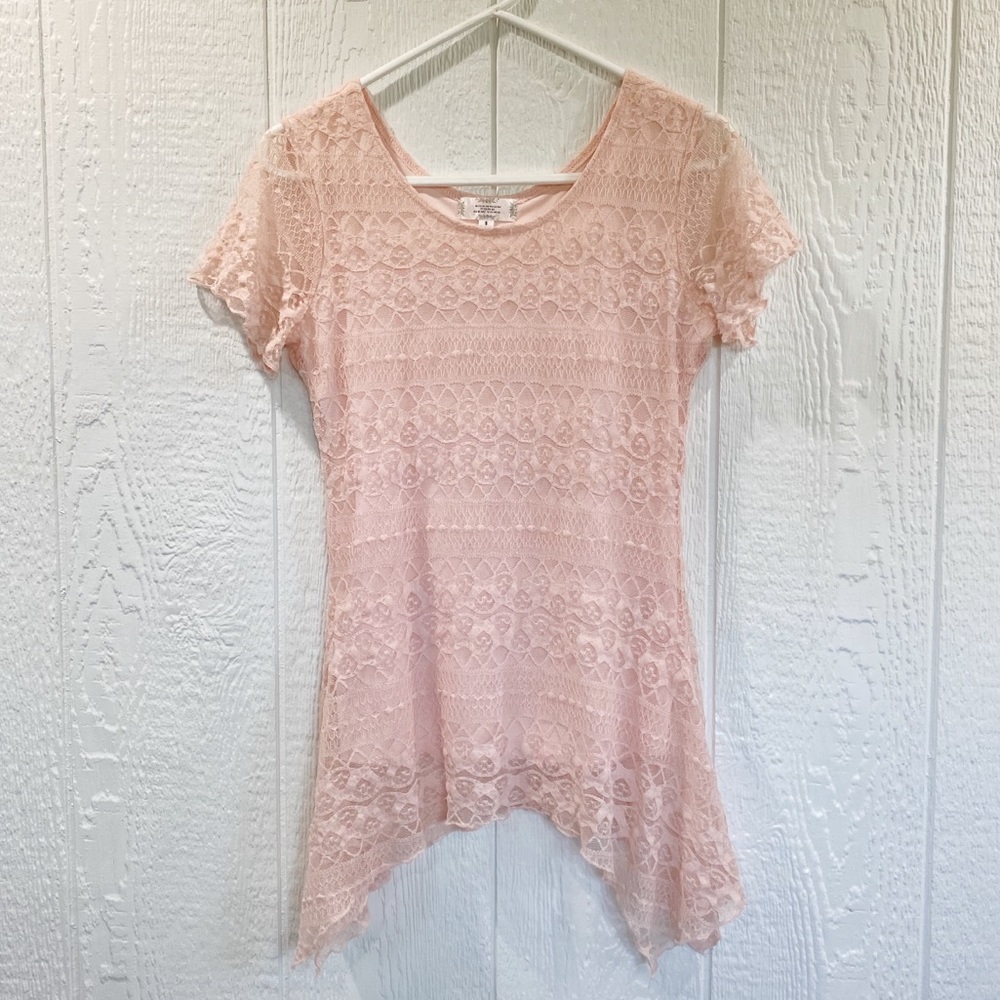 Shannon Ford New York Lace Top, Sharkbite hem Top, Lace shirt